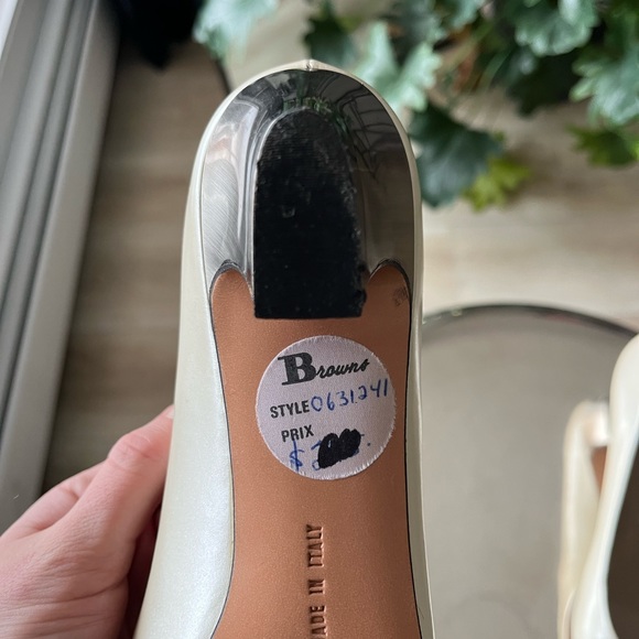 Salvatore Ferragamo Vintage Kitten Heels - Picture 2 of 4